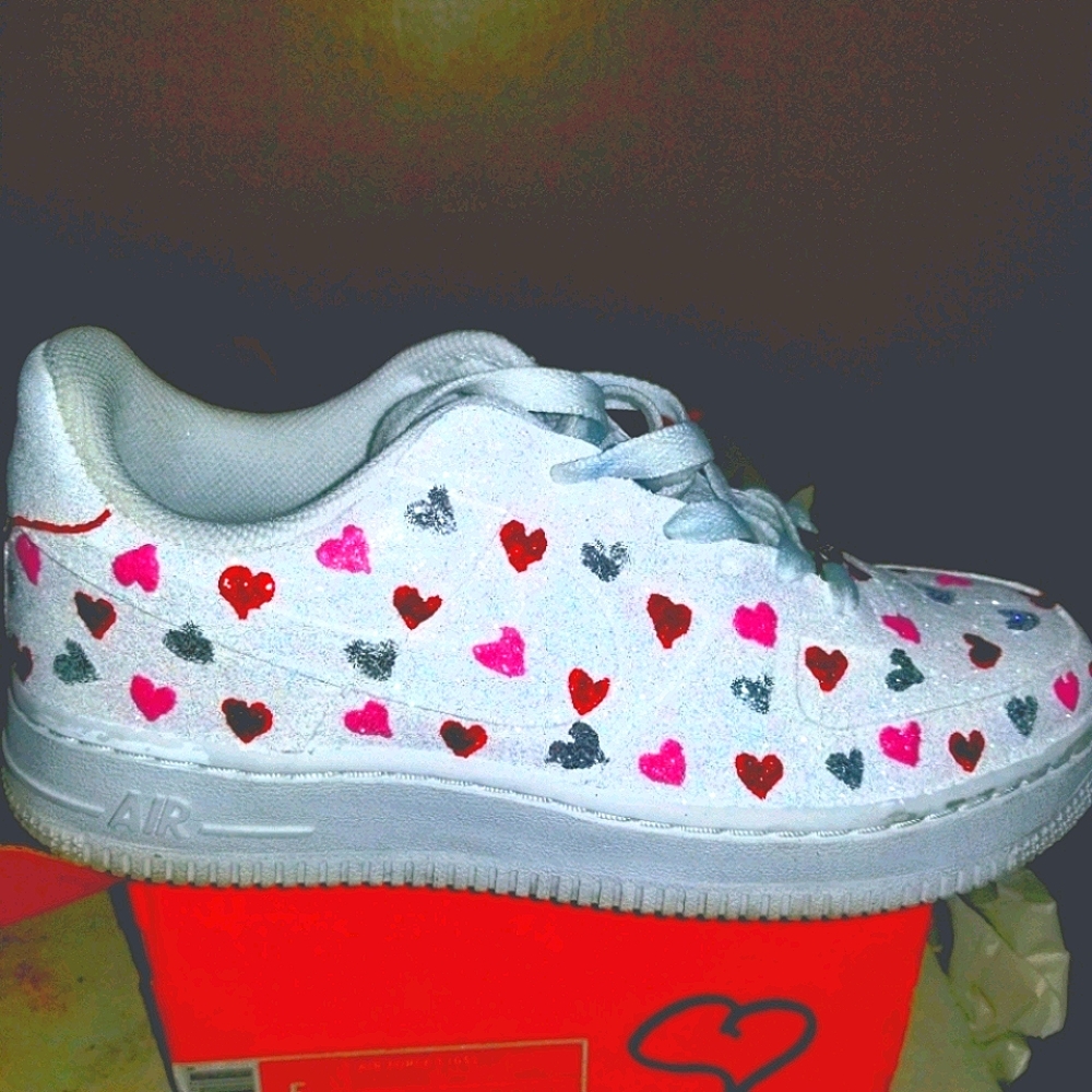 Nike Air Force 1 Valentine's glitter heart sneaker